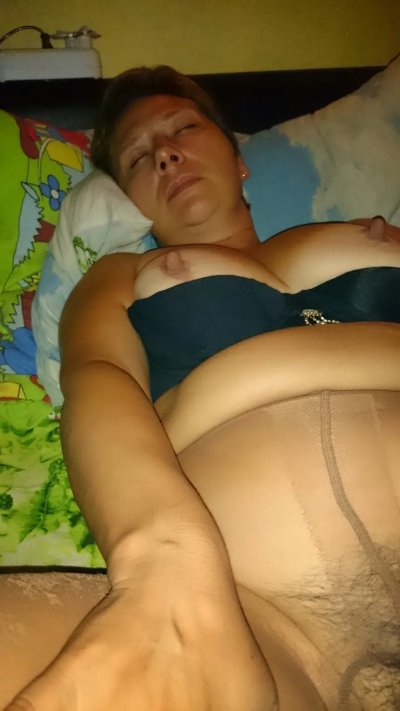 Веселые игры Светланы девушки онлайн с бюстом и пилоткой