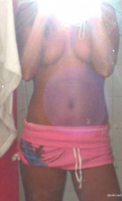 Пышногрудая красотка в роли главной героини.