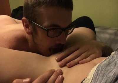 Интимные игры молодых влюбленных: домашние утехи вдвоем