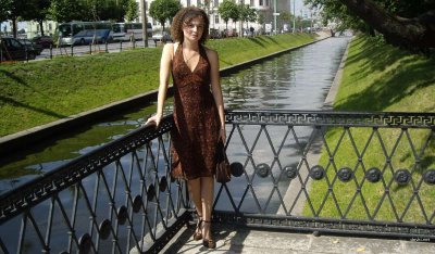 Сексапильная студентка демонстрирует свою интимную зону