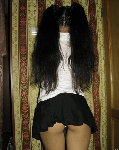 Интимное видео с худенькой темноволосой красоткой