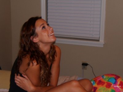 Интимные утехи с застенчивой красоткой: домашнее порно