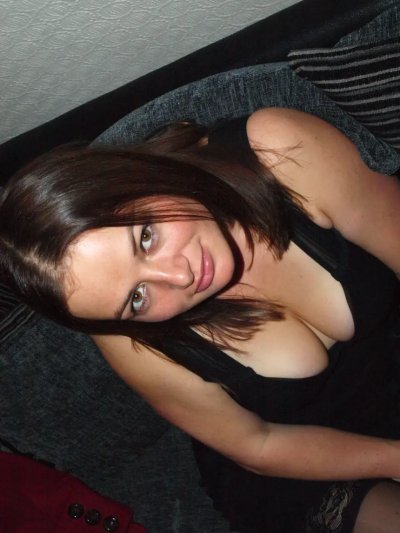 Соблазнительные фото и страстное видео молодой красотки