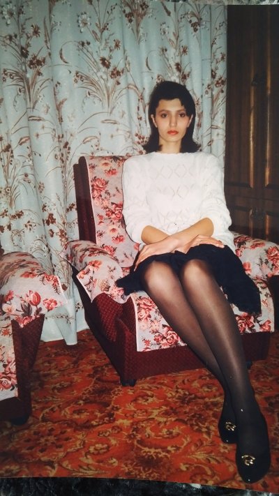 Горячая мамочка сосет возбужденный фаллос