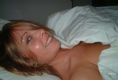 Свежие снимки девушки, готовой пососать член