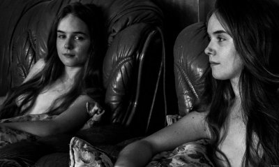 Обучаю, как делать минет черному члену