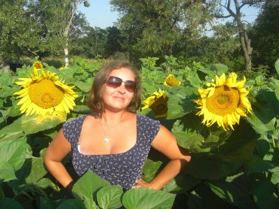 Развратница обожает демонстрировать свое голое тело