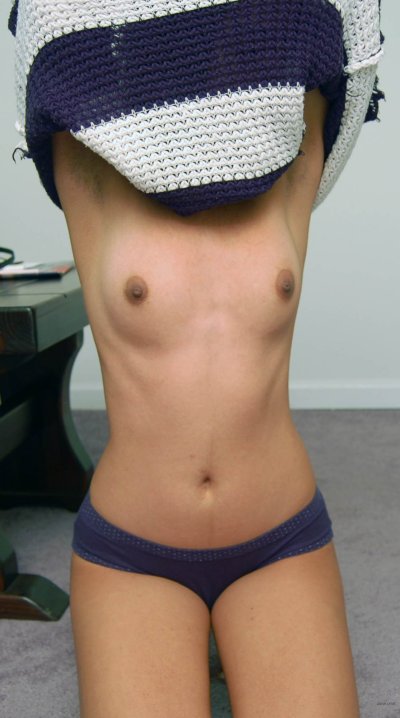 Обнаженная изящная афроамериканка - новый порно хит!