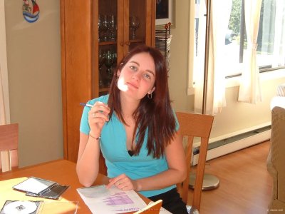 Навалился на крошку сверху - горячие видео ждут!