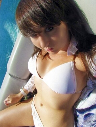 Эротические снимки привлекательной молодой леди