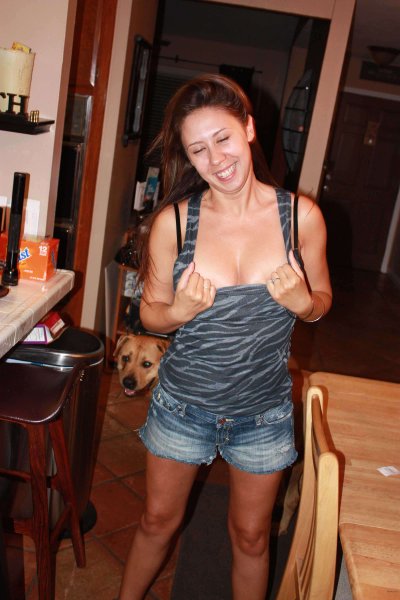 Обнаженная дама на курорте: отдых без цензуры