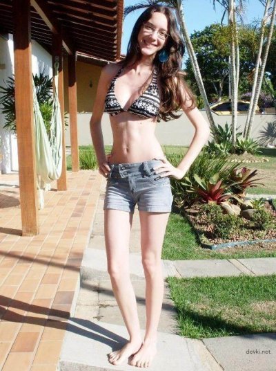 Горячая бэйба в оправе: новые фото и видео!