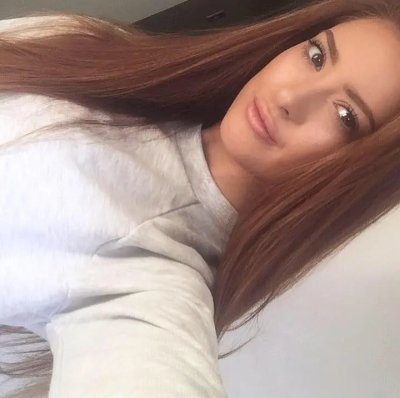 Оттрахал в попку девочку в позе собачки