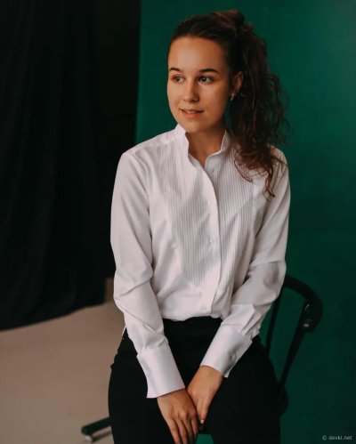 Милашка Надя забыла про приличия и ведет себя откровенно