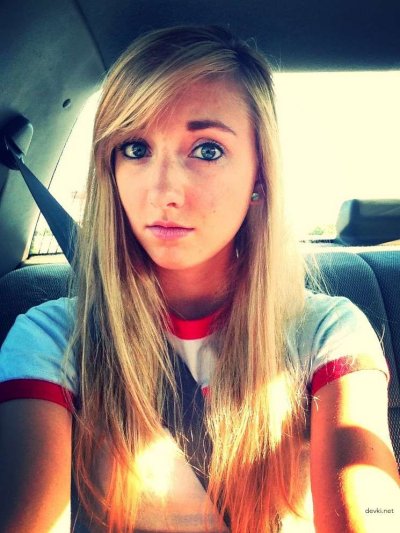 Соблазнительные фото милой блондинки без одежды на домашних снимках