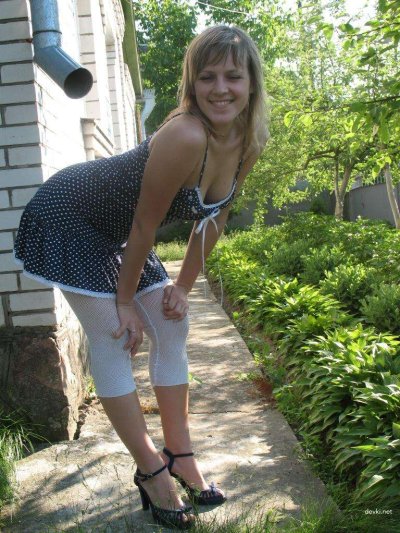 Интимные снимки девушки с пышной попой