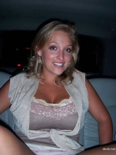 Супружеская пара делится интимными моментами своего секса на камеру