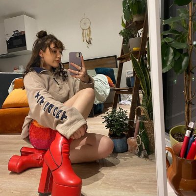 Интимные снимки от сексуальной девушки с веснушками