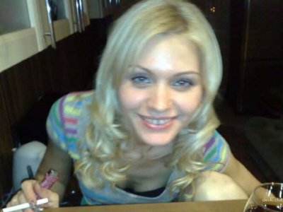 Оттрахал милую блондиночку - новый заголовок для порно-сайта.