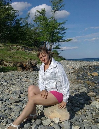 Шикарная Танюша из Хабаровска демонстрирует свое обнаженное тело в фотосессии