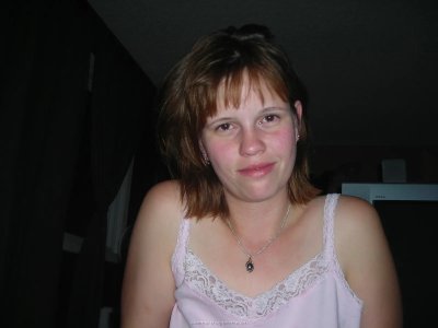 С радостью сосет член парню