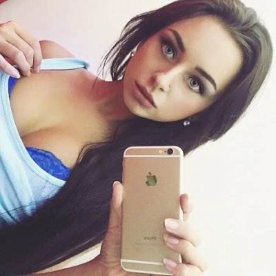 Искусная красотка демонстрирует свои захватывающие изгибы