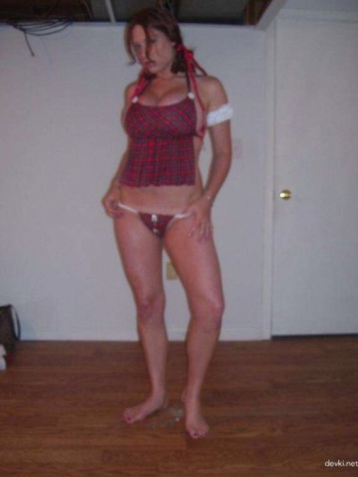 Красотка с обвисшей грудью - привлекательная дама!