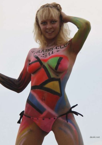 Яркие и раскрепощенные красавицы с художественными татуировками