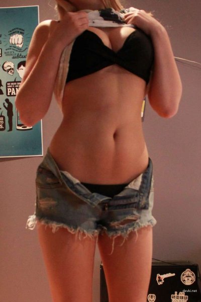 Разделась до гола и почувствовала полную свободу и уверенность - откровенный контент для взрослых!