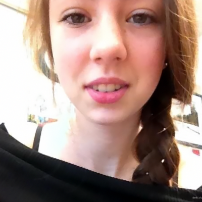 Интимные снимки раздетой ученицы сделанные в домашних условиях