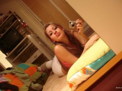 Интимные снимки соблазнительной красотки (продолжение)