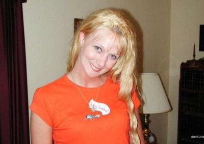 Дама с окрашенной интимной зоной