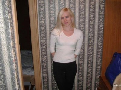 Интимные снимки соблазнительной шатенки.