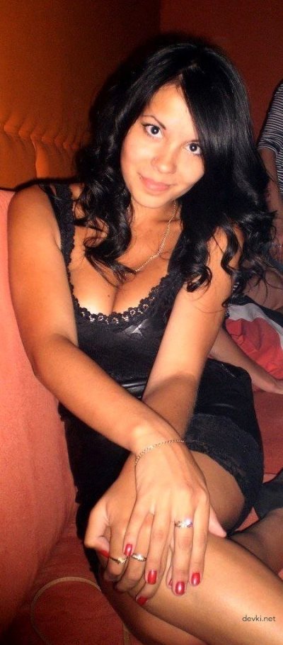 Приятная дама в черном - новые интимные фото!