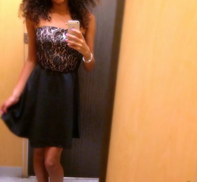 Фото горячих цыпочек с пирсингом в смартфонами