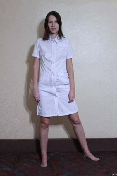 Горячая красотка без одежды в соблазнительных позах