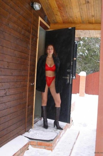 Привлекательная грудь дамы в сексуальном белье - огонь! 🔥