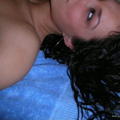 Девушка жаждет большого члена - проблема в постели!