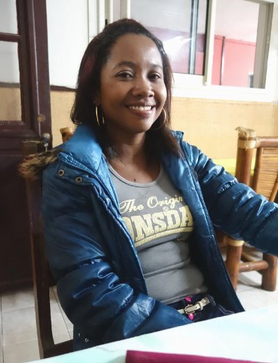 Шоколадная красотка предлагает интимные услуги