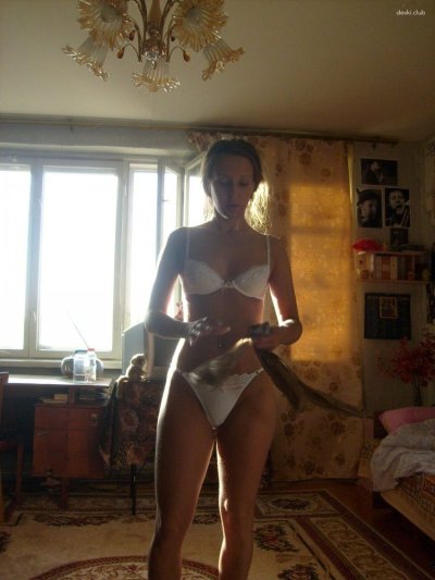 Интимные снимки голой супруги в домашней обстановке