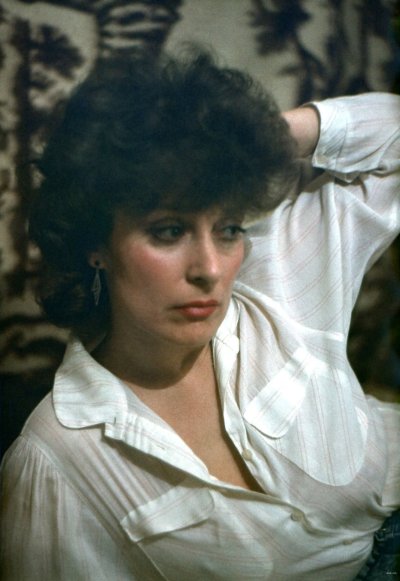 Олдскульная мамочка в стиле 90-х: открой для себя новые грани удовольствия!