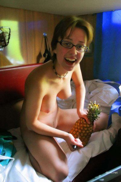 Раздетая красавица на поезде: неожиданная встреча в пути!