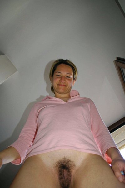 Романтическая пара наслаждается отдыхом вдали от суеты жизни