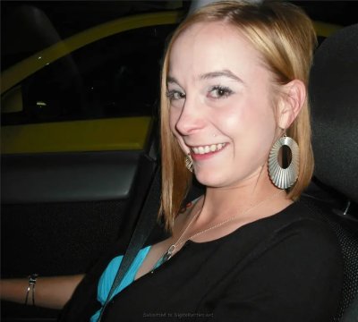 Стройная блондиночка обожает, когда заливают её мордашку.