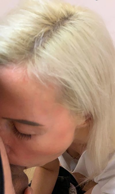 Еще один оральный сюрприз в уборной