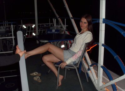 Девушка с удовольствием принимает член в рот для ярких ощущений