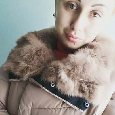 Развратная блондиночка делает горячие селфи для своего интимного сейфа