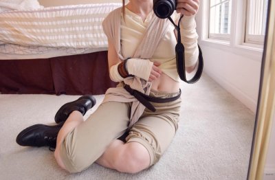 Интимные съемки обворожительной красотки перед зеркалом