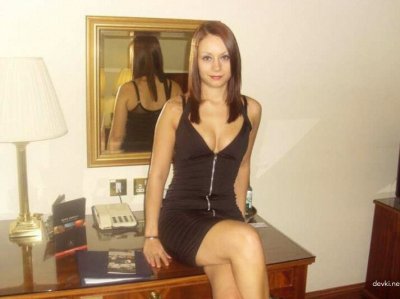 Разогрела свои места и погрузилась в мир страстного секса!