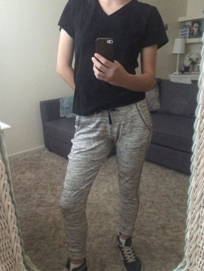 Обнаженная изящная красотка - привлекательный портал для взрослых